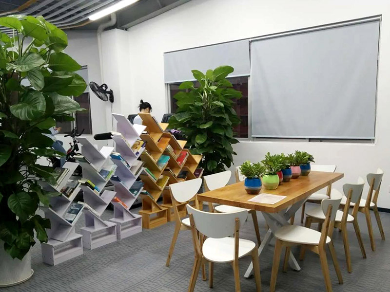 東莞市鳳崗鎮銘科五金模具廠