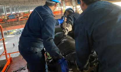 年末某軋鋼廠使用鋼絲繩電動(dòng)葫蘆調(diào)整卷筒位置