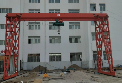 焊縫裂紋對(duì)電動(dòng)葫蘆門式起重機(jī)工作性能的影響
